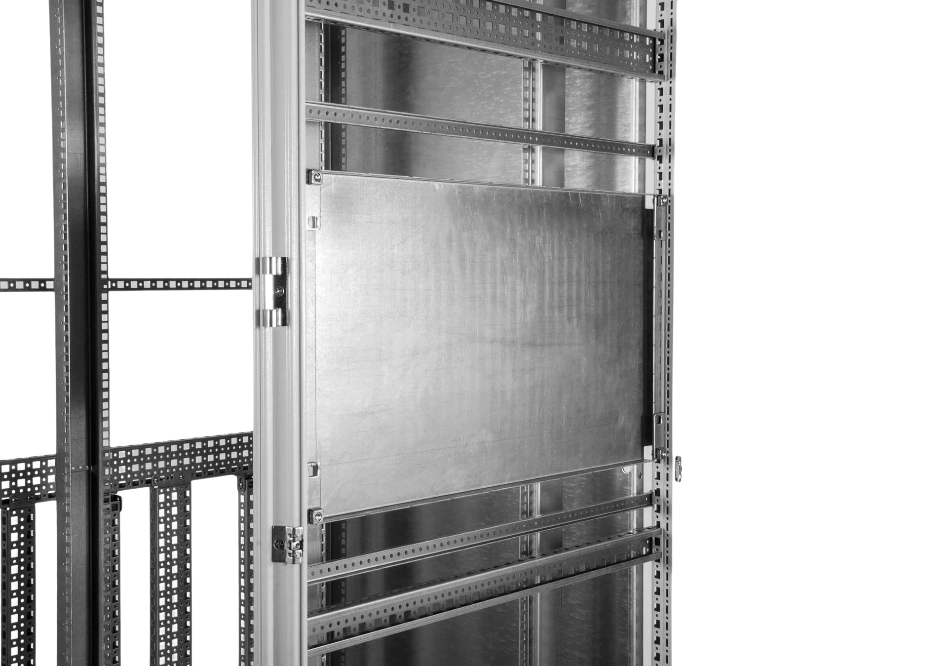 Панель монтажная секционная 700 × 500 для шкафов EMS ширина/глубина 600 и 800 мм. от ЦМО