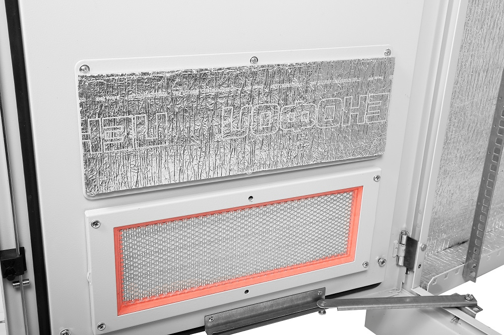 Шкаф уличный всепогодный напольный 42U (Ш700 × Г900), две двери