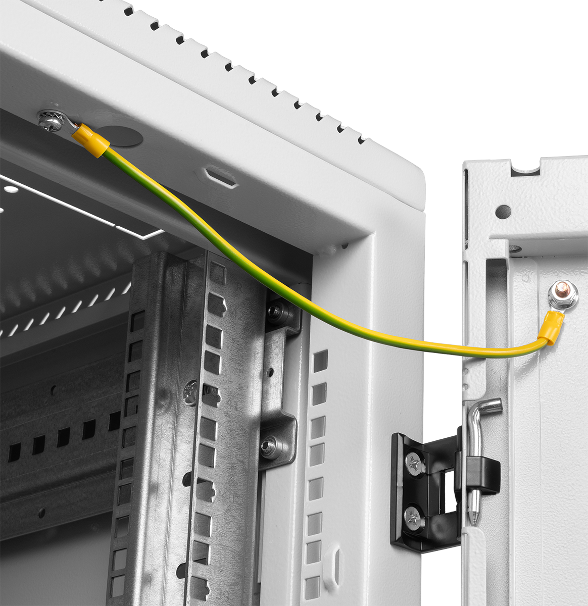 Шкаф серверный напольный 42U (600 × 1200) дверь перфорированная 2 шт.