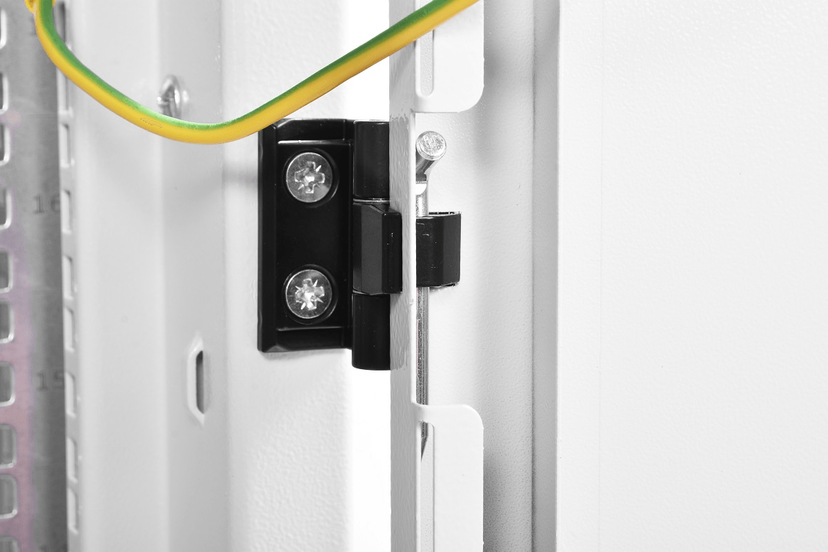 Шкаф телекоммуникационный напольный 22U (600 × 1000) дверь металл от ЦМО