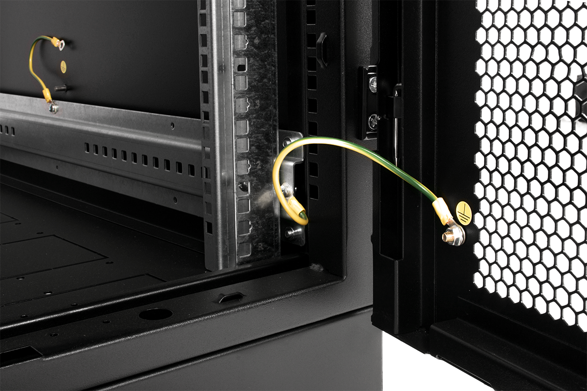 Шкаф серверный напольный 42U (600 × 800) дверь перфорированная 2 шт.