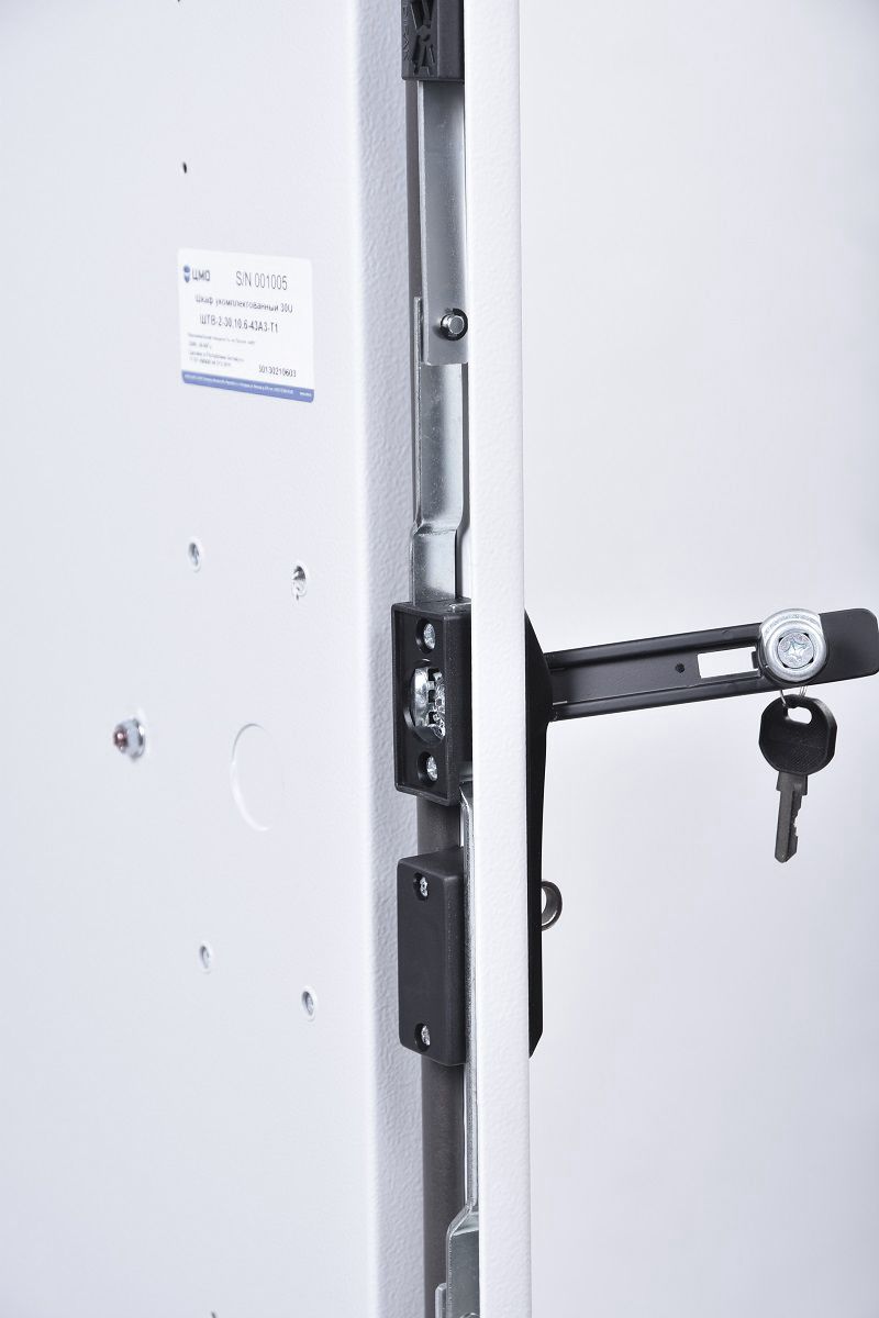 Шкаф всепогодный напольный 18U (Ш700 × Г600), комплектация Т1 с контроллером MC1 и датчиками от ЦМО